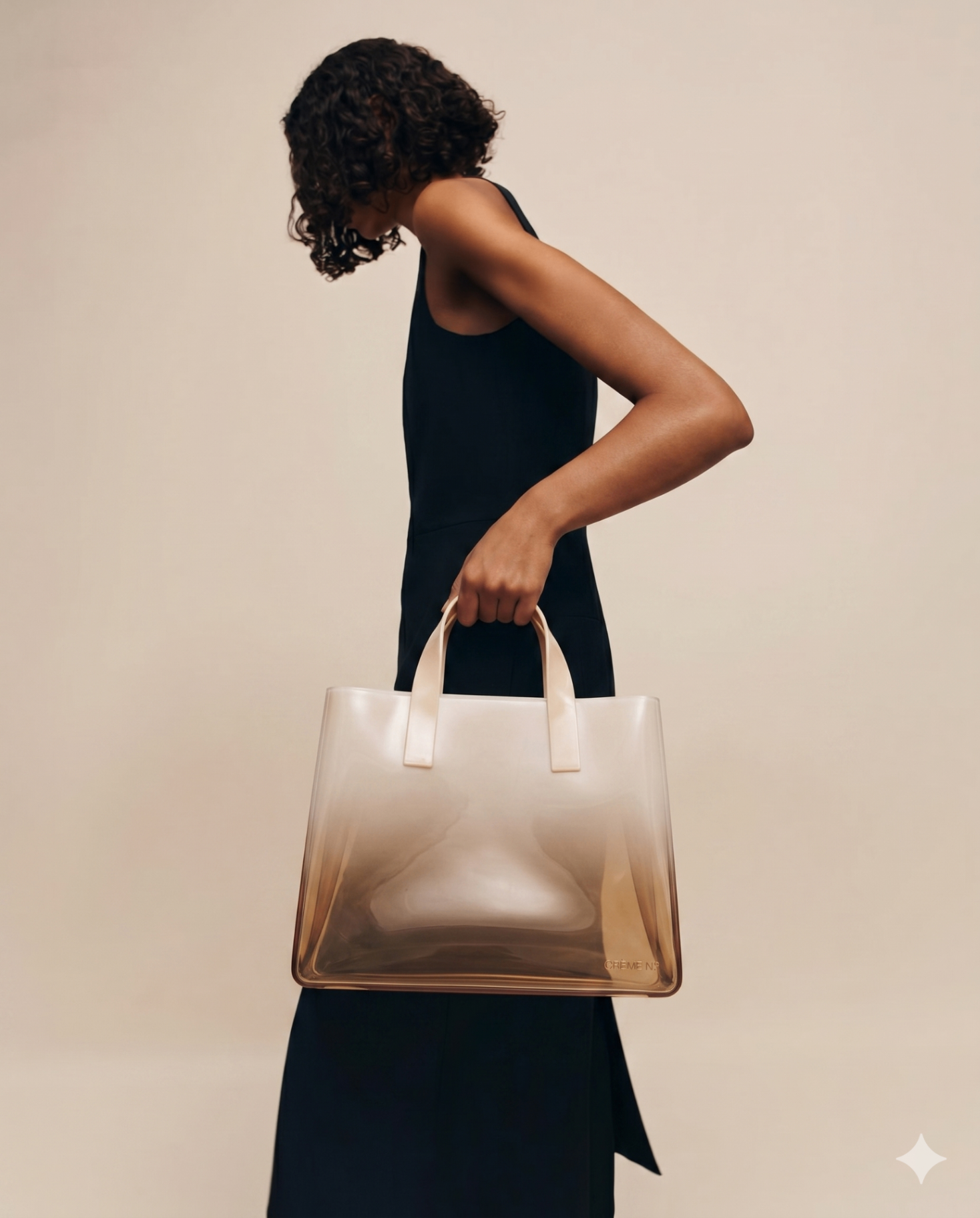 CRÈME N° — carried in daylight